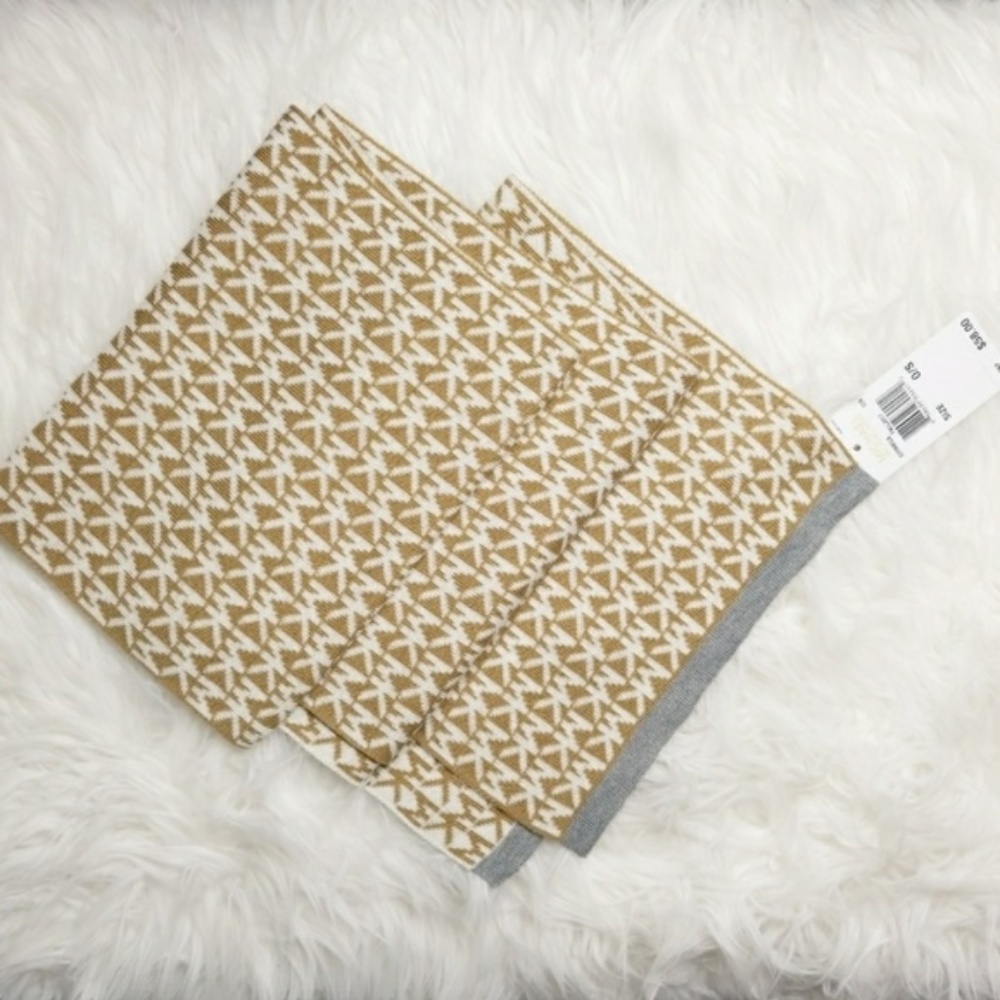 MICHAEL KORS SCARF Tan -PRICE FIRM - Picture 4 of 4